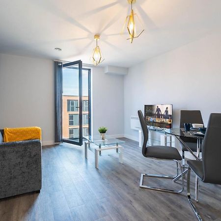 *New Build* 1 Bed Modern Apt - With Juliet Balcony - Roof Top Terrace - Digbeth, Birmingham City Centre - Free Netflix & Smart Tv Exterior photo