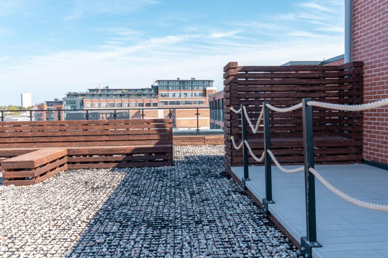 *New Build* 1 Bed Modern Apt - With Juliet Balcony - Roof Top Terrace - Digbeth, Birmingham City Centre - Free Netflix & Smart Tv Exterior photo