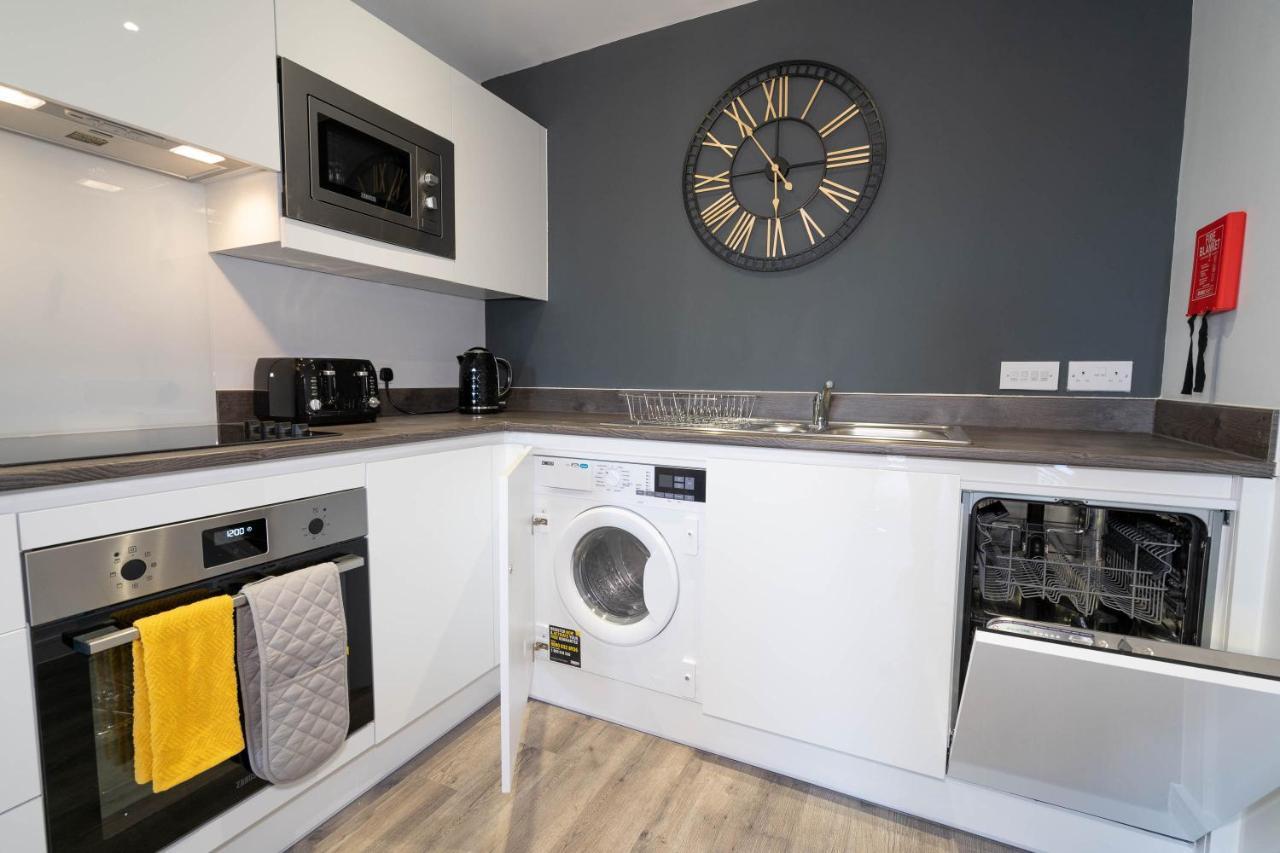 *New Build* 1 Bed Modern Apt - With Juliet Balcony - Roof Top Terrace - Digbeth, Birmingham City Centre - Free Netflix & Smart Tv Exterior photo
